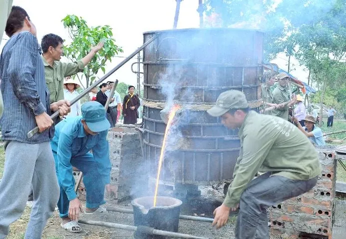 Chùa Vạn Linh đúc đại hồng chung lớn nhất xứ Thanh image-1731942808963