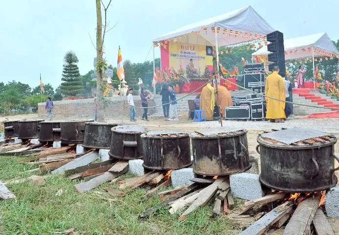 Chùa Vạn Linh đúc đại hồng chung lớn nhất xứ Thanh image-1731942810277