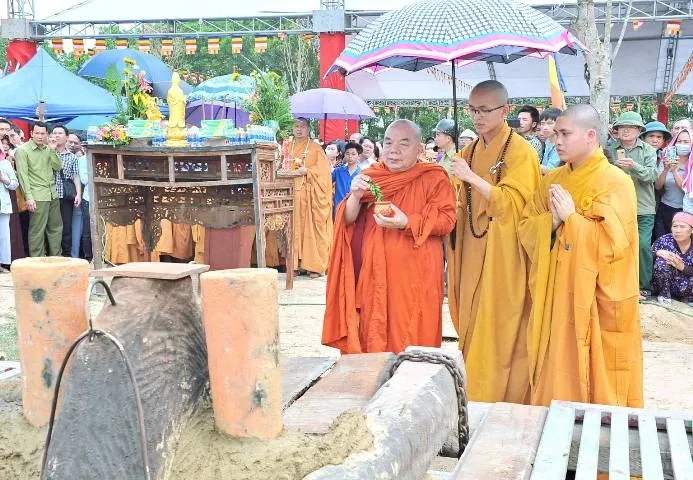 Chùa Vạn Linh đúc đại hồng chung lớn nhất xứ Thanh image-1731942812943