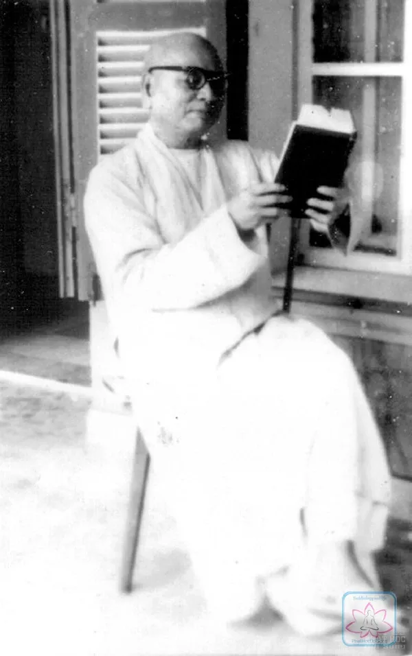 Chùm ảnh Đại lão HT.Thích Đôn Hậu lúc sanh tiền image-1731945569451