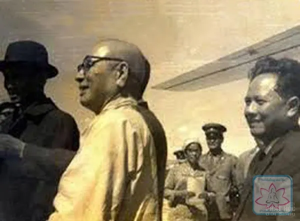 Chùm ảnh Đại lão HT.Thích Đôn Hậu lúc sanh tiền image-1731945573316