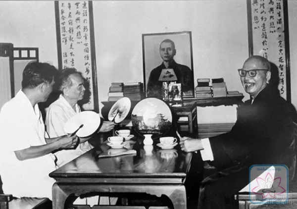 Chùm ảnh Đại lão HT.Thích Đôn Hậu lúc sanh tiền image-1731945582067