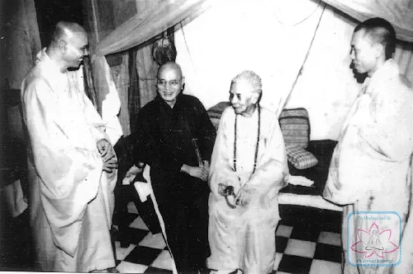 Chùm ảnh Đại lão HT.Thích Đôn Hậu lúc sanh tiền image-1731945582876