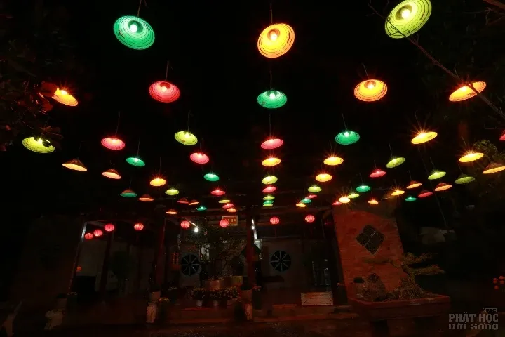 Chùm ảnh đêm giao thừa và ngày đầu xuân image-1732290076096