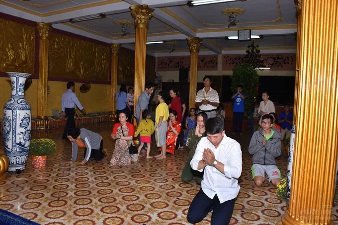 Chùm ảnh đêm giao thừa và ngày đầu xuân 7 Chùm ảnh đêm giao thừa và ngày đầu xuân image-1732290079617