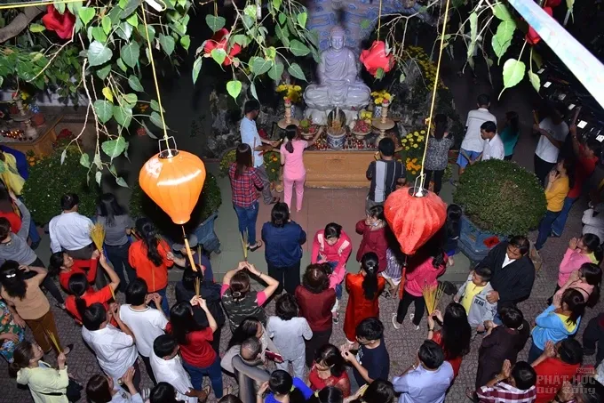 Chùm ảnh đêm giao thừa và ngày đầu xuân 8 Chùm ảnh đêm giao thừa và ngày đầu xuân image-1732290080537