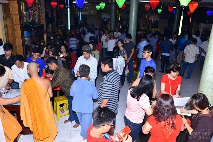 Chùm ảnh đêm giao thừa và ngày đầu xuân 15 Chùm ảnh đêm giao thừa và ngày đầu xuân image-1732290086516