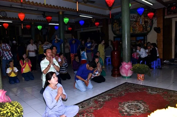 Chùm ảnh đêm giao thừa và ngày đầu xuân 17 Chùm ảnh đêm giao thừa và ngày đầu xuân image-1732290088009