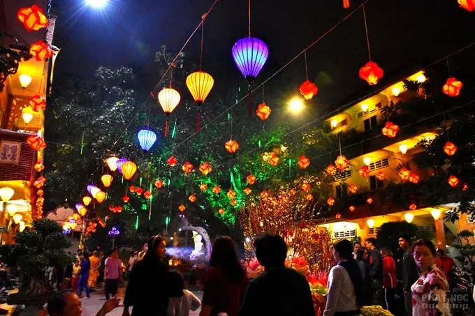 Chùm ảnh đêm giao thừa và ngày đầu xuân 21 Chùm ảnh đêm giao thừa và ngày đầu xuân image-1732290091111