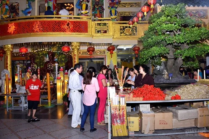 Chùm ảnh đêm giao thừa và ngày đầu xuân image-1732290097306