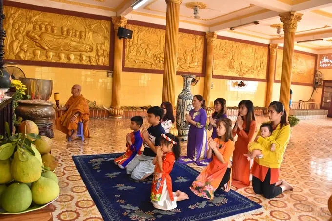 Chùm ảnh đêm giao thừa và ngày đầu xuân 29 Chùm ảnh đêm giao thừa và ngày đầu xuân image-1732290098179