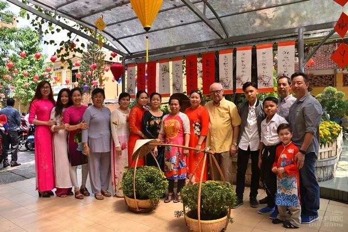 Chùm ảnh đêm giao thừa và ngày đầu xuân 39 Chùm ảnh đêm giao thừa và ngày đầu xuân image-1732290107091