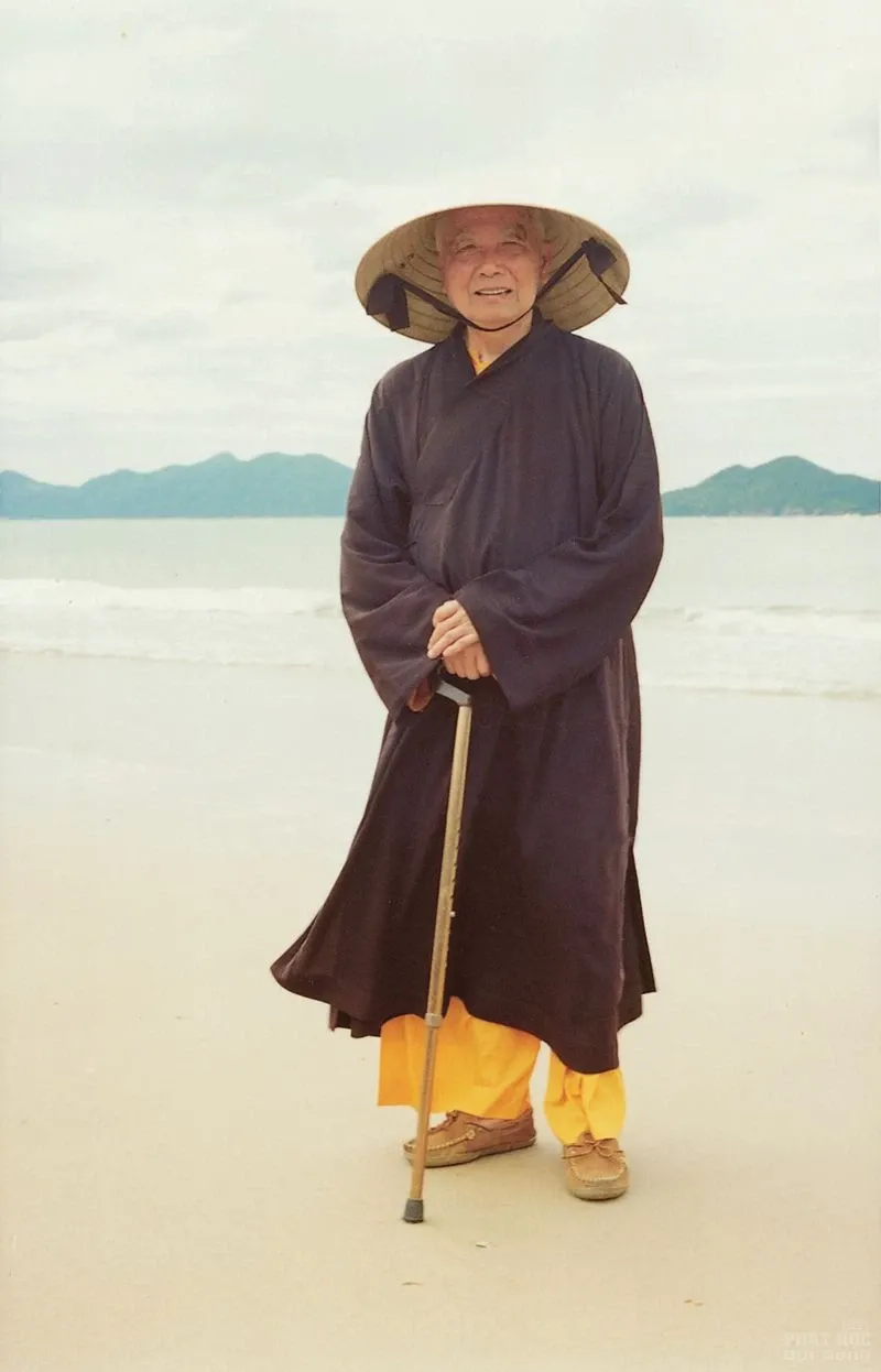 Chùm ảnh đẹp: Thiền sư Thích Thanh Từ image-1731747862627