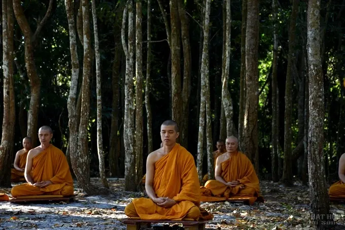 Chùm ảnh khóa tu ngày thứ 3 của Tăng đoàn hệ phái Khất sĩ 5 Chùm ảnh khóa tu ngày thứ 3 của Tăng đoàn hệ phái Khất sĩ image-1732289693506