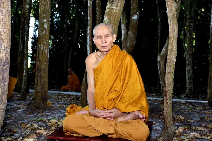 Chùm ảnh khóa tu ngày thứ 3 của Tăng đoàn hệ phái Khất sĩ 11 Chùm ảnh khóa tu ngày thứ 3 của Tăng đoàn hệ phái Khất sĩ image-1732289698899
