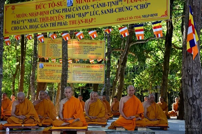 Chùm ảnh khóa tu ngày thứ 3 của Tăng đoàn hệ phái Khất sĩ 26 Chùm ảnh khóa tu ngày thứ 3 của Tăng đoàn hệ phái Khất sĩ image-1732289712019