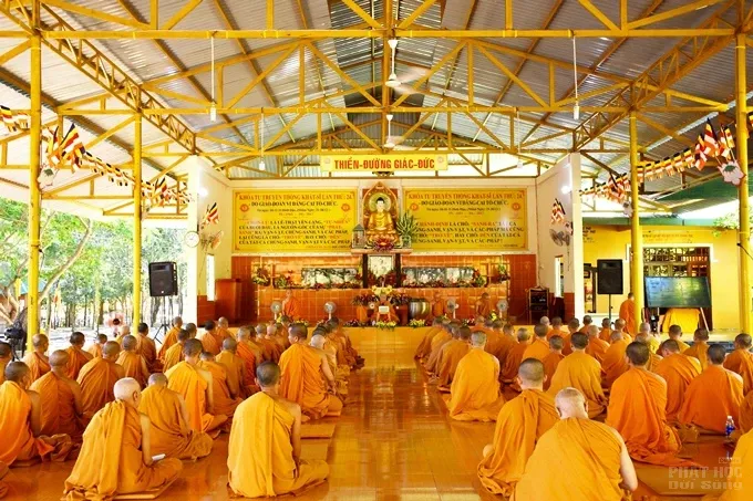 Chùm ảnh khóa tu ngày thứ 3 của Tăng đoàn hệ phái Khất sĩ 28 Chùm ảnh khóa tu ngày thứ 3 của Tăng đoàn hệ phái Khất sĩ image-1732289713654