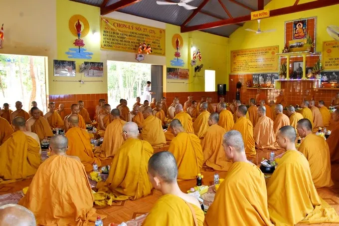 Chùm ảnh khóa tu ngày thứ 3 của Tăng đoàn hệ phái Khất sĩ 33 Chùm ảnh khóa tu ngày thứ 3 của Tăng đoàn hệ phái Khất sĩ image-1732289717743
