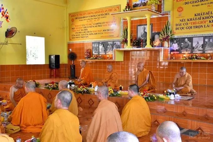 Chùm ảnh khóa tu ngày thứ 3 của Tăng đoàn hệ phái Khất sĩ 34 Chùm ảnh khóa tu ngày thứ 3 của Tăng đoàn hệ phái Khất sĩ image-1732289718535