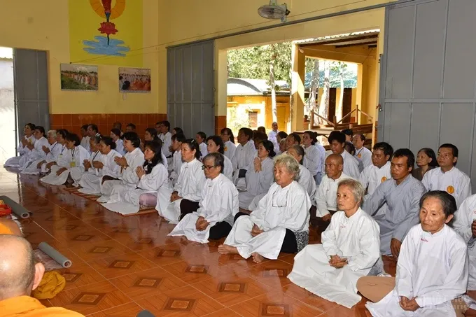 Chùm ảnh khóa tu ngày thứ 3 của Tăng đoàn hệ phái Khất sĩ 36 Chùm ảnh khóa tu ngày thứ 3 của Tăng đoàn hệ phái Khất sĩ image-1732289720189