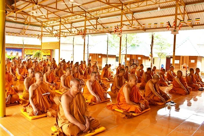 Chùm ảnh khóa tu truyền thống hệ phái Khất sĩ ngày thứ 4 image-1731942902556