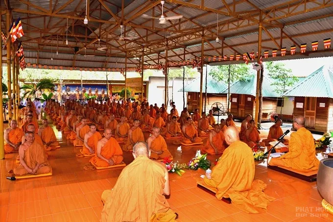 Chùm ảnh khóa tu truyền thống hệ phái Khất sĩ ngày thứ 4 image-1731942904313