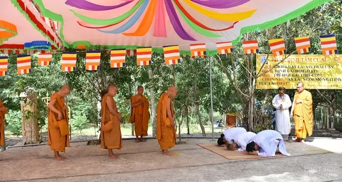 Chùm ảnh khóa tu truyền thống hệ phái Khất sĩ ngày thứ 4 image-1731942907326