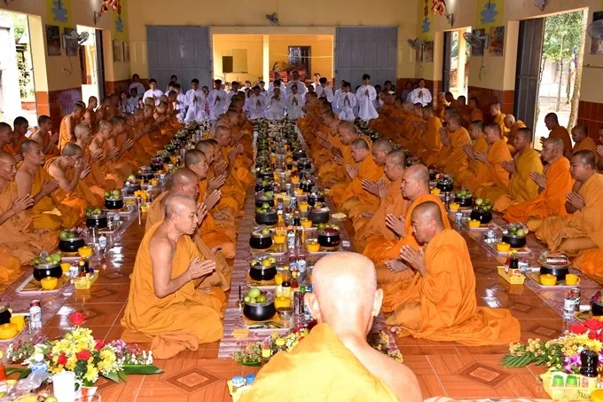 Chùm ảnh khóa tu truyền thống hệ phái Khất sĩ ngày thứ 4 image-1731942913662