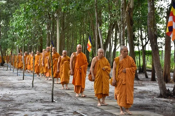 Chùm ảnh khóa tu truyền thống hệ phái Khất sĩ ngày thứ 4 image-1731942915366