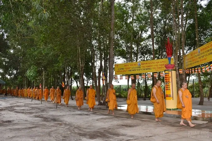 Chùm ảnh khóa tu truyền thống hệ phái Khất sĩ ngày thứ 5 image-1731943549085