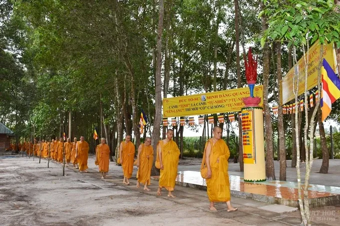 Chùm ảnh khóa tu truyền thống hệ phái Khất sĩ ngày thứ 5 image-1731943550002