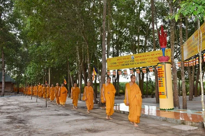 Chùm ảnh khóa tu truyền thống hệ phái Khất sĩ ngày thứ 5 image-1731943550801