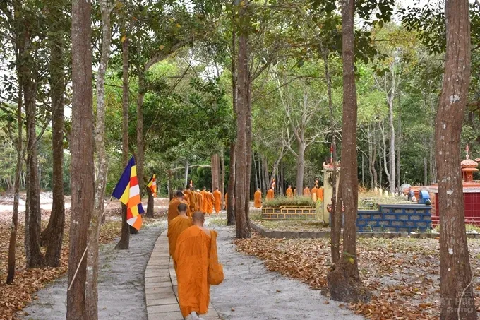 Chùm ảnh khóa tu truyền thống hệ phái Khất sĩ ngày thứ 5 image-1731943551636