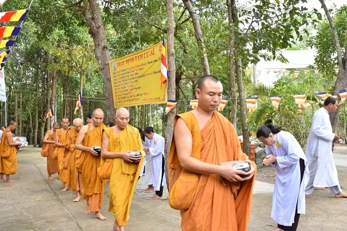 Chùm ảnh khóa tu truyền thống hệ phái Khất sĩ ngày thứ 6 11 Chùm ảnh khóa tu truyền thống hệ phái Khất sĩ ngày thứ 6 image-1731943522610
