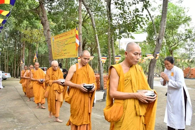 Chùm ảnh khóa tu truyền thống hệ phái Khất sĩ ngày thứ 6 12 Chùm ảnh khóa tu truyền thống hệ phái Khất sĩ ngày thứ 6 image-1731943523375