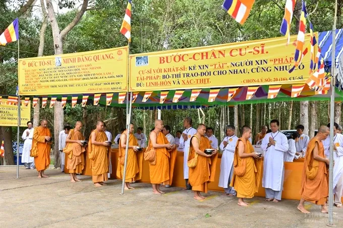 Chùm ảnh khóa tu truyền thống hệ phái Khất sĩ ngày thứ 6 13 Chùm ảnh khóa tu truyền thống hệ phái Khất sĩ ngày thứ 6 image-1731943524200