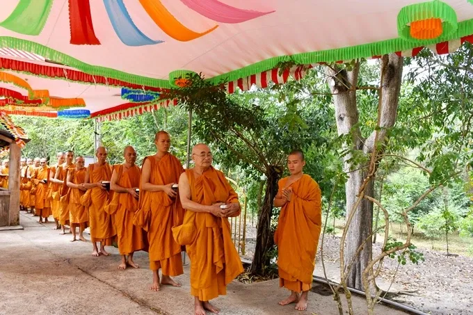 Chùm ảnh khóa tu truyền thống hệ phái Khất sĩ ngày thứ 6 14 Chùm ảnh khóa tu truyền thống hệ phái Khất sĩ ngày thứ 6 image-1731943524986