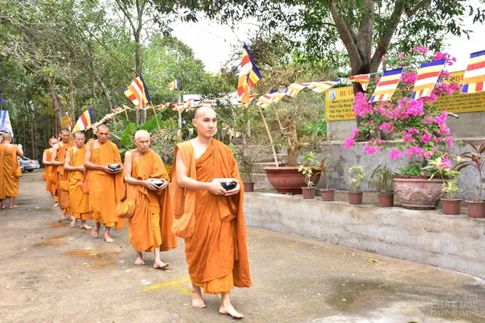 Chùm ảnh khóa tu truyền thống hệ phái Khất sĩ ngày thứ 6 15 Chùm ảnh khóa tu truyền thống hệ phái Khất sĩ ngày thứ 6 image-1731943525706