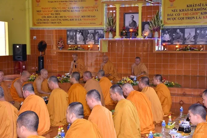 Chùm ảnh khóa tu truyền thống hệ phái Khất sĩ ngày thứ 6 17 Chùm ảnh khóa tu truyền thống hệ phái Khất sĩ ngày thứ 6 image-1731943527272