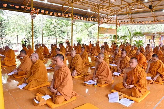 Chùm ảnh khóa tu truyền thống hệ phái Khất sĩ ngày thứ 7 7 Chùm ảnh khóa tu truyền thống hệ phái Khất sĩ ngày thứ 7 image-1731943125167