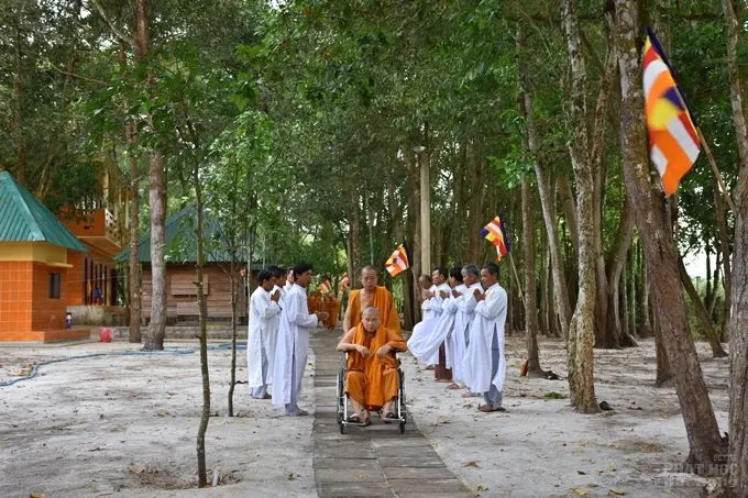 Chùm ảnh khóa tu truyền thống hệ phái Khất sĩ ngày thứ 7 image-1731943143158