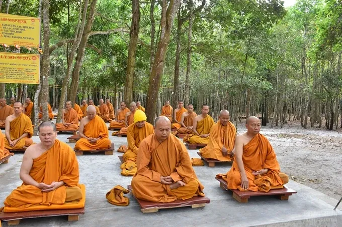 Chùm ảnh khóa tu truyền thống hệ phái Khất sĩ ngày thứ 7 image-1731943148014