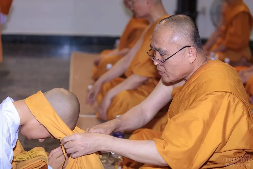Chùm ảnh thâu nhận đệ tử xuất gia tại Chùa Huyền Không Sơn Thượng image-1732290553070