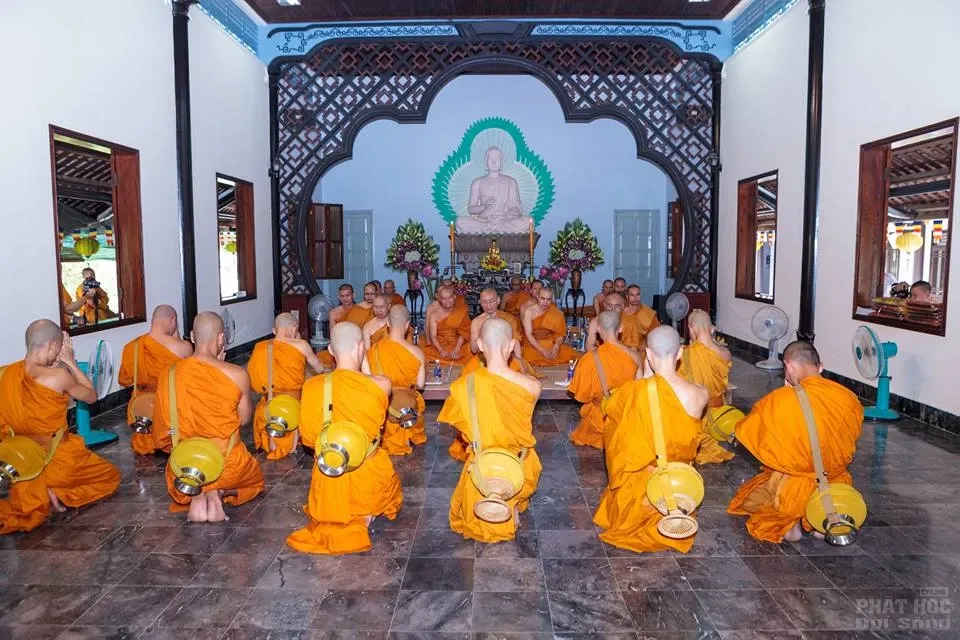 Chùm ảnh thâu nhận đệ tử xuất gia tại Chùa Huyền Không Sơn Thượng image-1732290564047