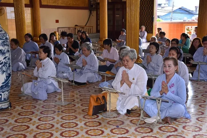 Chùm ảnh tịnh xá Lộc Uyển Q6 cúng rằm tháng giêng image-1731946152062