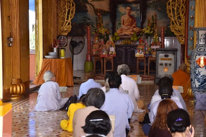 Chùm ảnh tịnh xá Lộc Uyển Q6 cúng rằm tháng giêng image-1731946153694