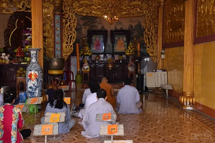 Chùm ảnh tịnh xá Lộc Uyển Q6 cúng rằm tháng giêng image-1731946154433