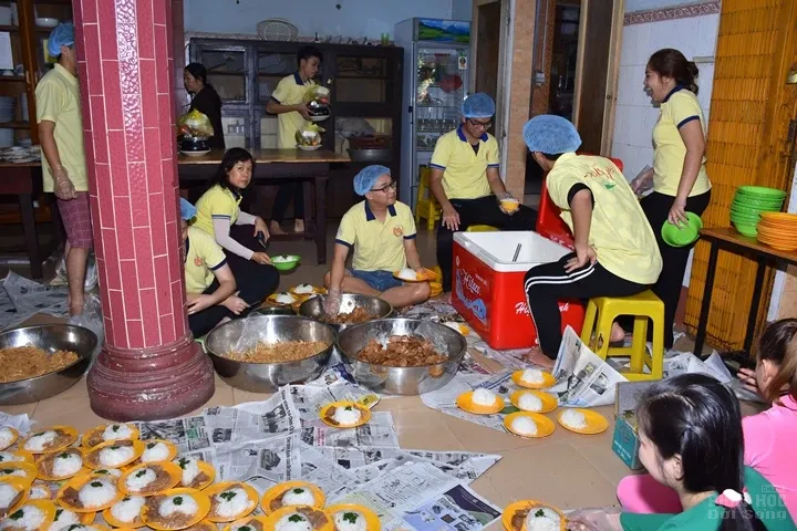 Chùm ảnh tịnh xá Lộc Uyển Q6 cúng rằm tháng giêng image-1731946158416