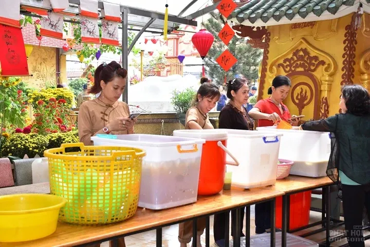 Chùm ảnh tịnh xá Lộc Uyển Q6 cúng rằm tháng giêng image-1731946159926