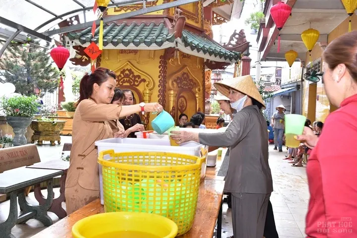 Chùm ảnh tịnh xá Lộc Uyển Q6 cúng rằm tháng giêng image-1731946160798